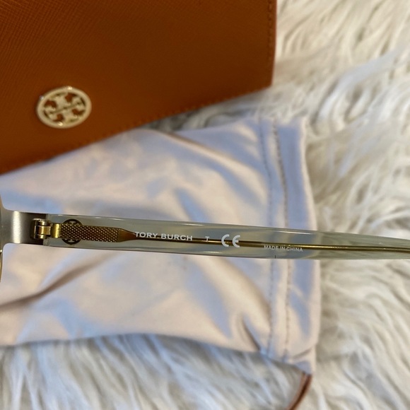Tory Burch Sunglasses - Picture 4 of 5